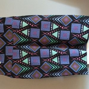 Lularoe Cassie 80s retro pattern style skirt